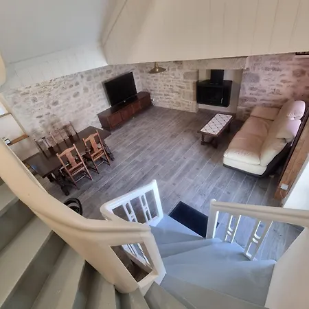 بيت للعطل Charming, French Village House, Renovated In 2025, Available Tonight ! Fye