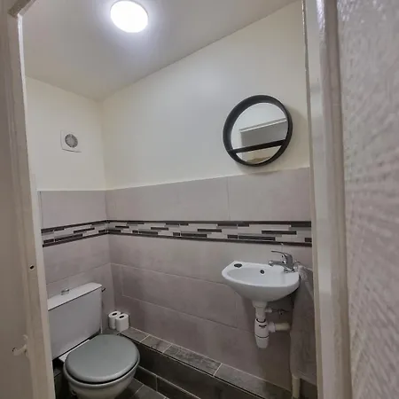 Charming, Renovated French Village House, Available Tonight ! Fye