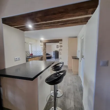 Charming, Renovated French Village House, Available Tonight ! 펜션 *