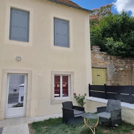 بيت للعطل Charming, French Village House, Renovated In 2025, Available Tonight ! *