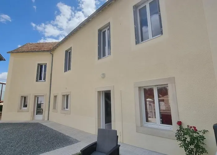 Hébergement de vacances Charming, French Village House, Renovated In 2025, Available Tonight ! *