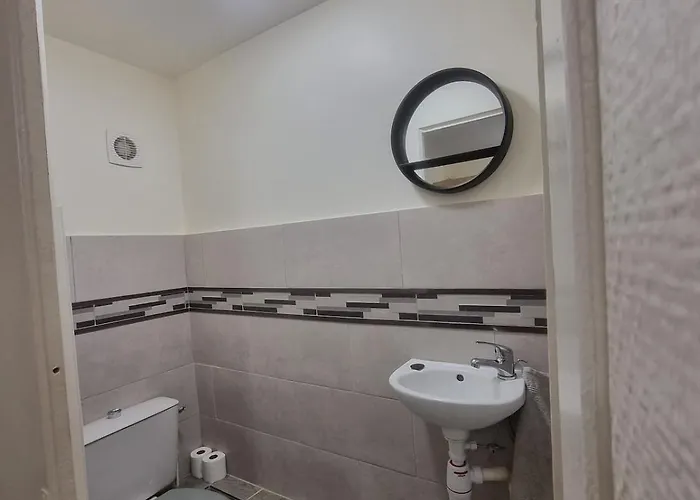 Charming, French Village House, Renovated In 2025, Available Tonight ! Fye