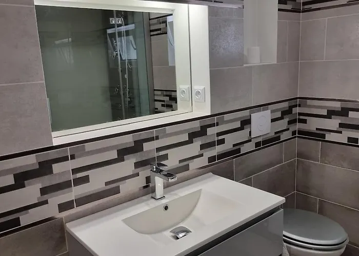 Charming, French Village House, Renovated In 2025, Available Tonight ! * Fye