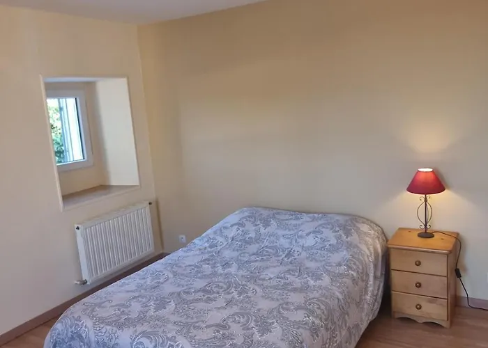 Charming, French Village House, Renovated In 2025, Available Tonight ! Hébergement de vacances Fye