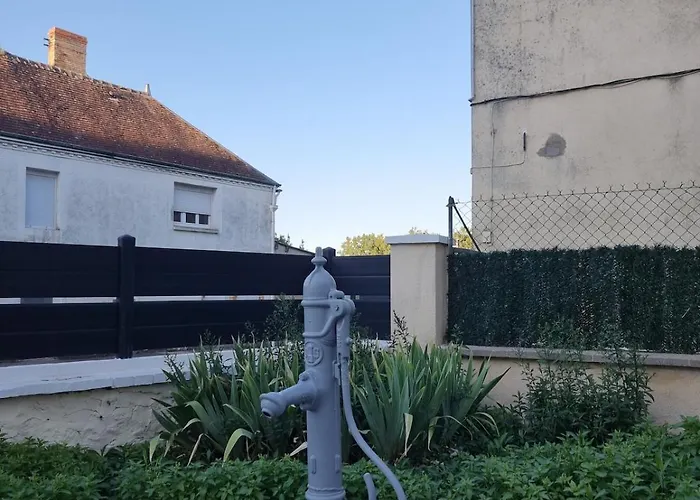 Hébergement de vacances Charming, French Village House, Renovated In 2025, Available Tonight !