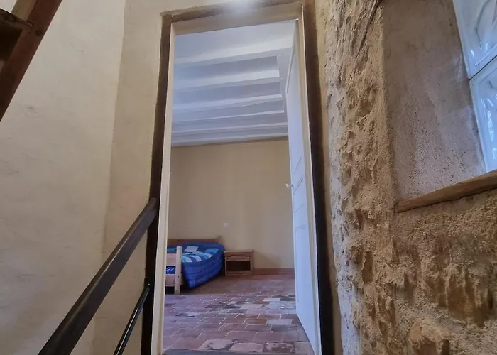 Charming, French Village House, Renovated In 2025, Available Tonight ! Hébergement de vacances *