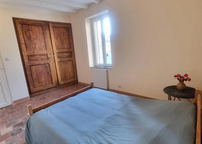 Hébergement de vacances Charming, French Village House, Renovated In 2025, Available Tonight ! *